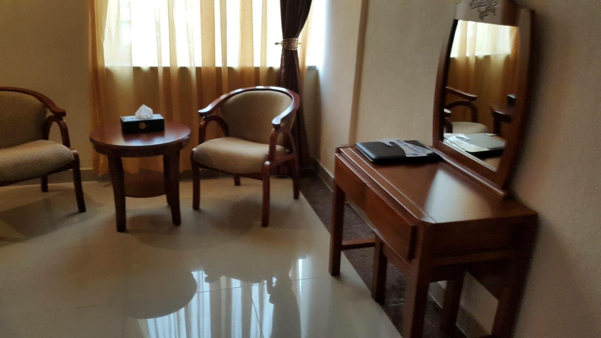 C Fun Addis Hotel Eksteriør billede