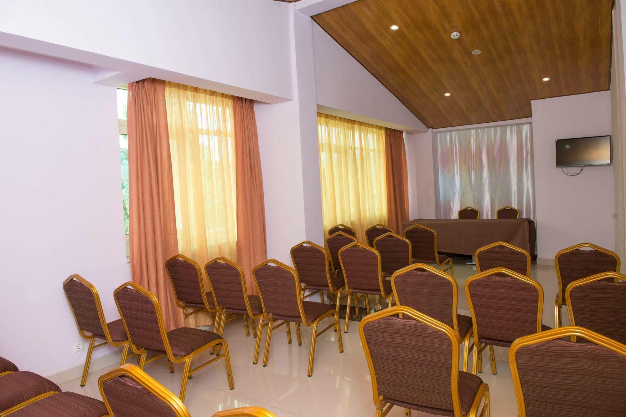 C Fun Addis Hotel Eksteriør billede