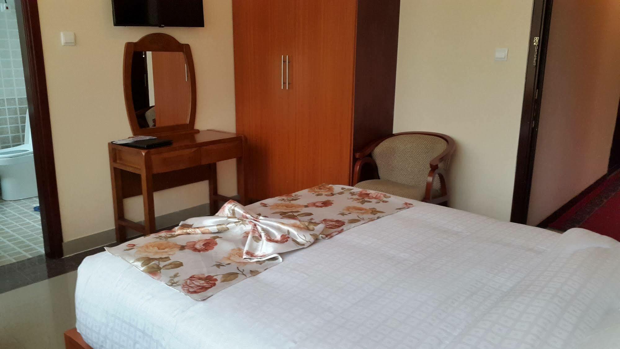 C Fun Addis Hotel Eksteriør billede