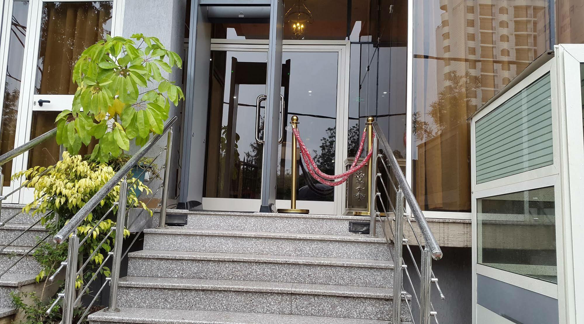 C Fun Addis Hotel Eksteriør billede